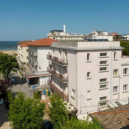 Tre Trilo&suites Hotel apartamentowy Rimini